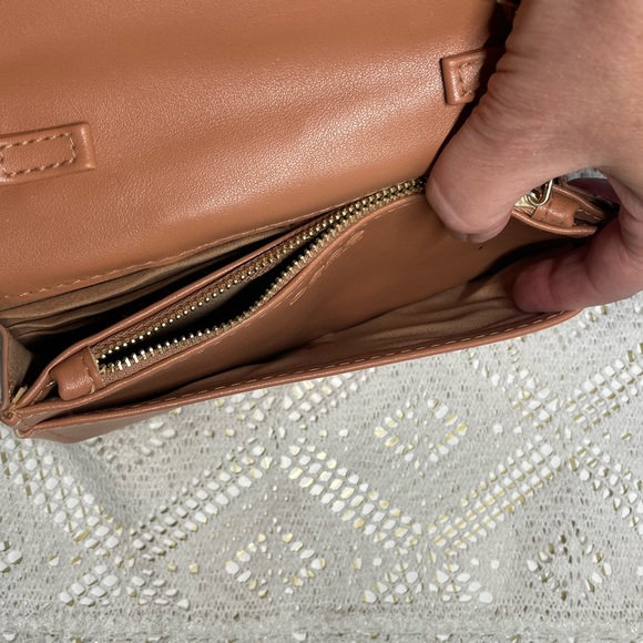 Bebe Los Angeles Sophia Gold chain link Crossbody Small Dark Blush Purse - Picture 7 of 9